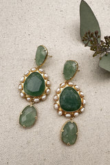 boucles d'oreilles pendantes en pierre semi précieuse, tenue coktail, invitee parfaite