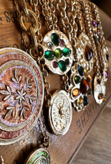 COLLIER GROSSE MEDAILLE PENDENTIF VINTAGE GRIPOIX