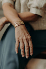 bracelet manchette dorée ajourée ottoman lizeron