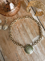 collier chaine XL large strillée médailles émaillée statement