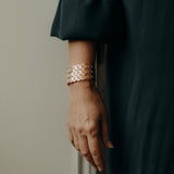 bracelet doré large et articulé manchette cérémonie chic