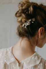 petit peigne de mariée de fleurs de porcelaine mariage romantique lizeron