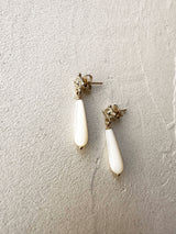 boucles d'oreilles mariée blanche en nacre mariage pauline lizeron