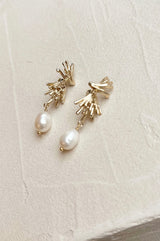 boucles d'oreilles or perles d'eau douce lizeron mariage cocktail fabriquées en France mariée