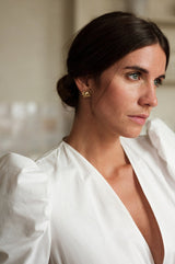 mini boucles d'oreilles dorées fleurs aster puces lizeron