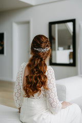 peigne de mariée mariage en porcelaine blanche parure chignon agathe lizeron