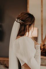 peigne de mariée mariage en porcelaine blanche parure chignon