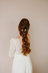 pics à chignon fleuris fleurs mariage mariée chignon flou