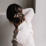 accessoire de cheveux dorée chignon bas mariage mariée