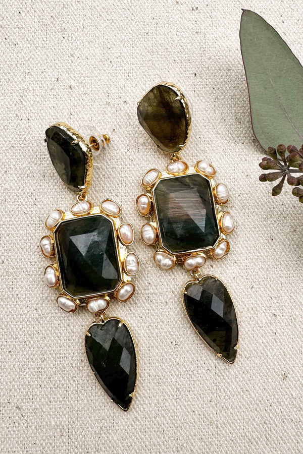 boucles d'oreilles pendantes en pierre semi précieuse, LABRADORITE , tenue coktail, invitee parfaite