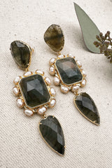 boucles d'oreilles pendantes en pierre semi précieuse, LABRADORITE , tenue coktail, invitee parfaite