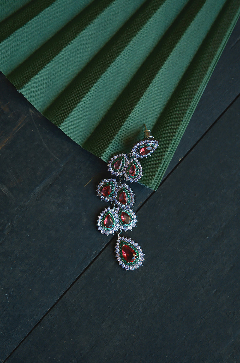 boucles d'oreilles invitées, boucles d' oreilles colorées, pendientes, bijoux créateur, lizeron, crédit photo Manon Le saos