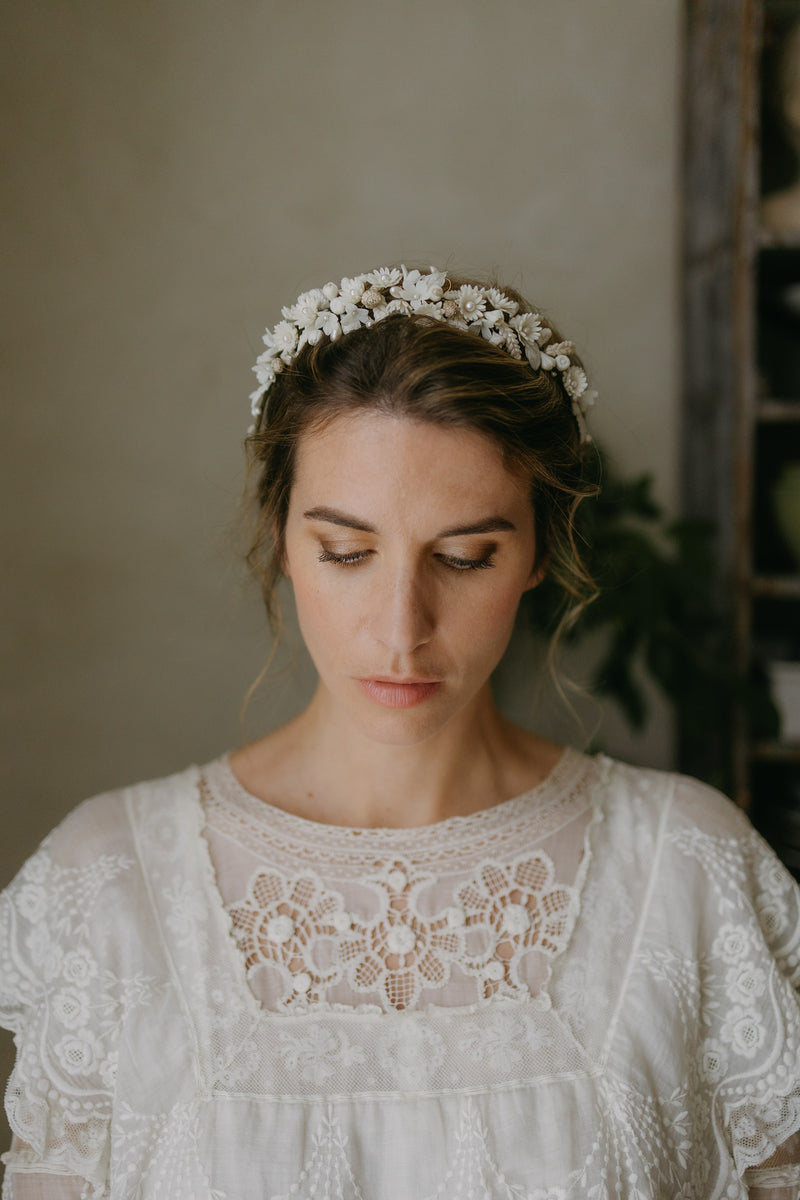 couronne mariée en porcelaine fleurs romantique colette