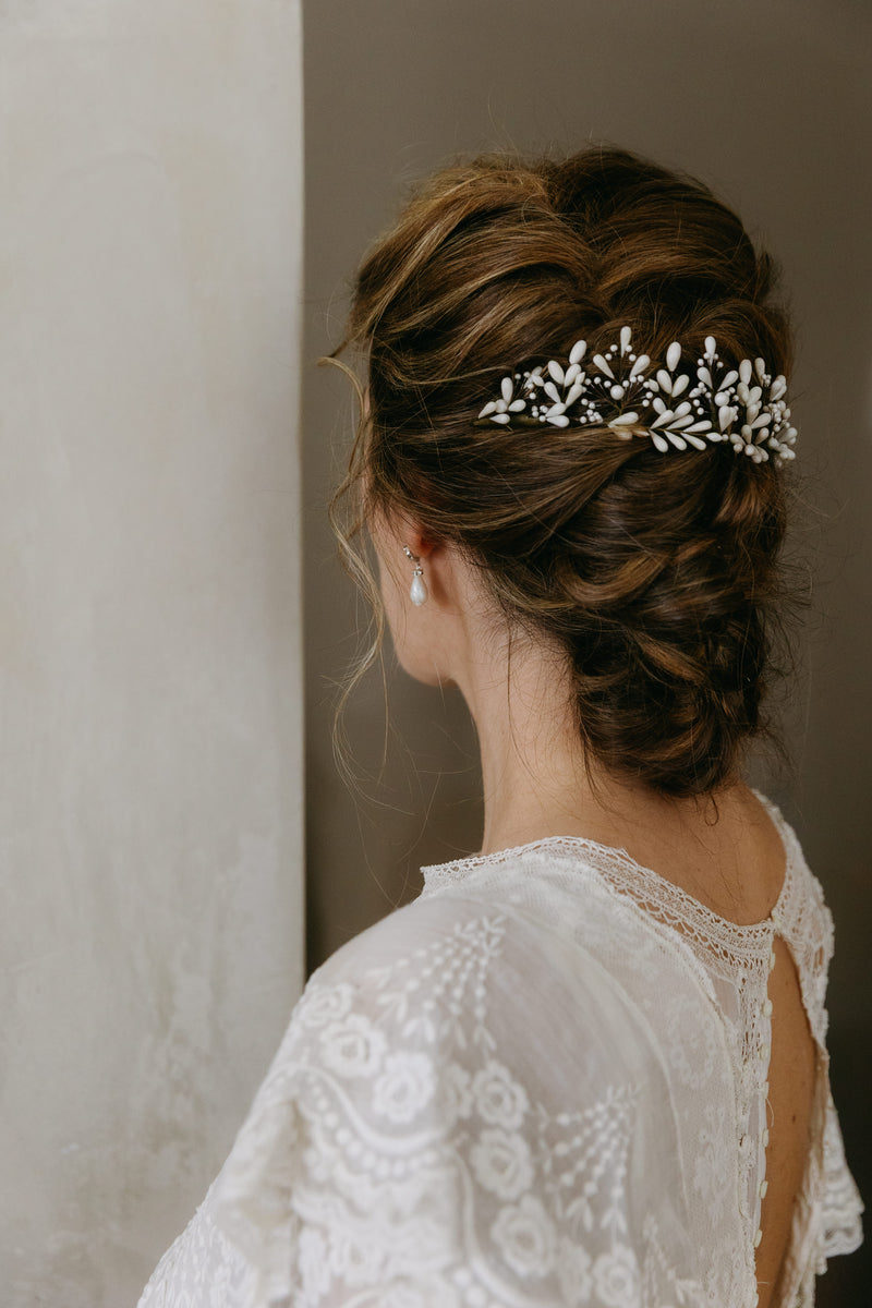 peigne de mariée en porcelaine chignon bas Claudia