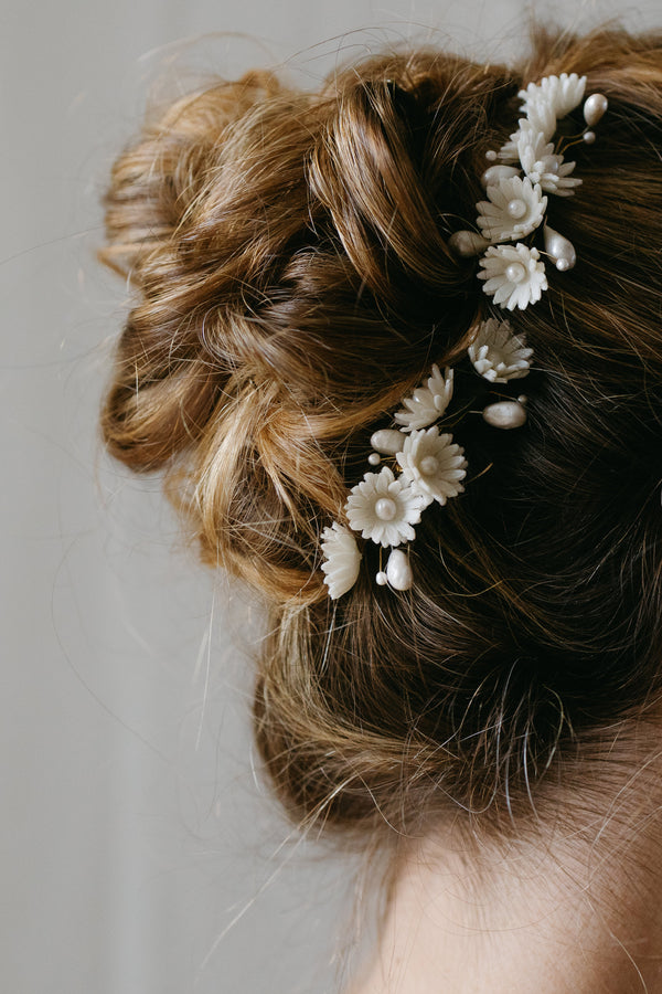 petit peigne de mariée de fleurs de porcelaine mariage romantique lizeron