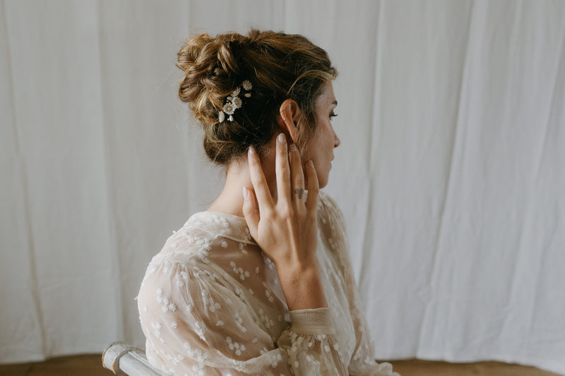 petit peigne de mariée de fleurs de porcelaine mariage romantique lizeron