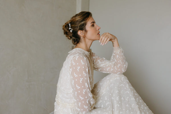 pics à chignon de mariée en porcelaine lizeron