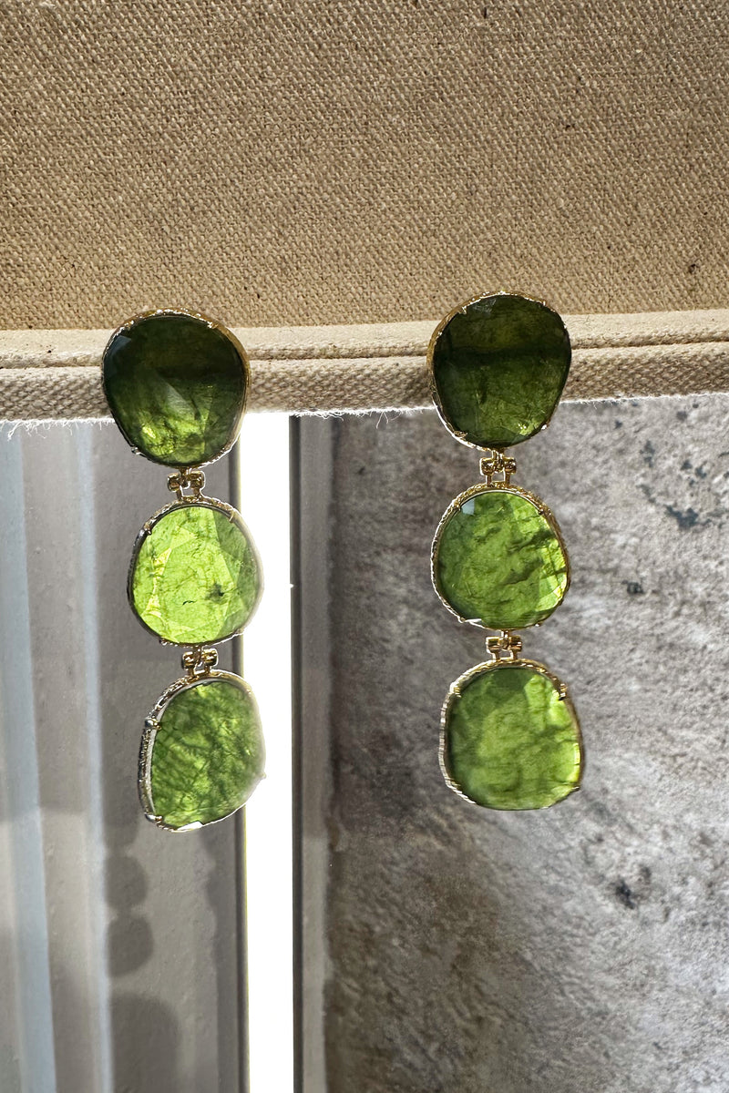 boucles d'oreilles en pierre verte, cocktail tenue d'invitée